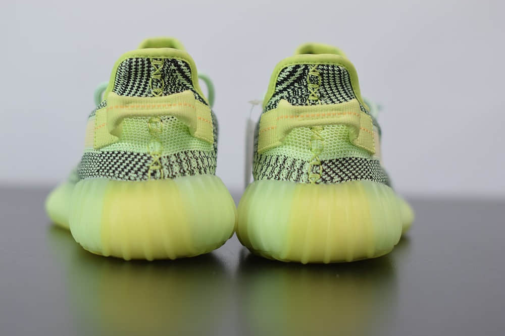 阿迪达斯ADIDAS YEZZY 350 V2夜光绿满天星休闲慢跑鞋纯原版本 货号：FX4130