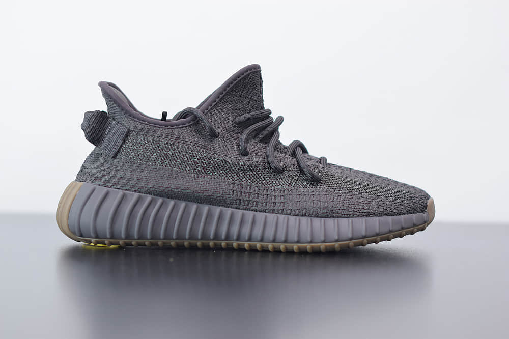 阿迪达斯ADIDAS YEZZY 350 V2黑生胶满天星休闲慢跑鞋纯原版本 货号：FY4176