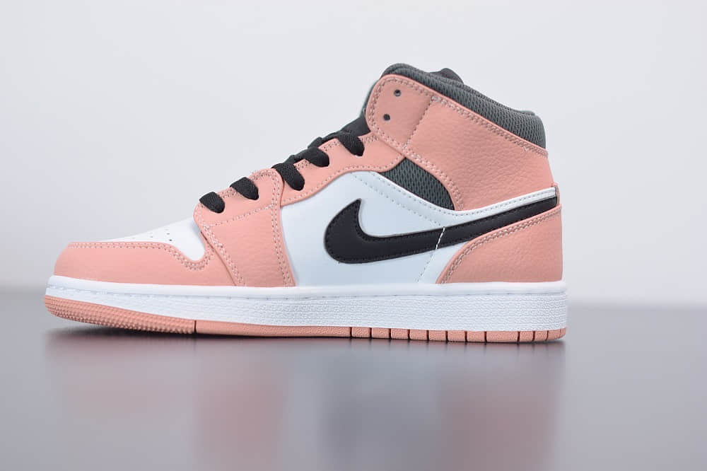 乔丹Air Jordan 1 MID樱花粉中帮篮球鞋纯原版本 货号：555112-603