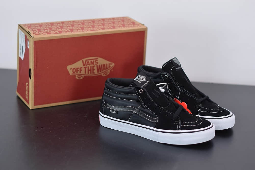 万斯Vans SK8-Mid Pro中帮黑色帆布滑板鞋纯原版本 货号：VN0A347UVGD