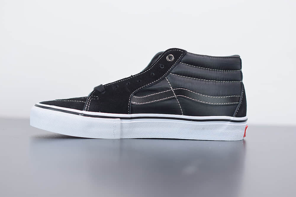 万斯Vans SK8-Mid Pro中帮黑色帆布滑板鞋纯原版本 货号：VN0A347UVGD