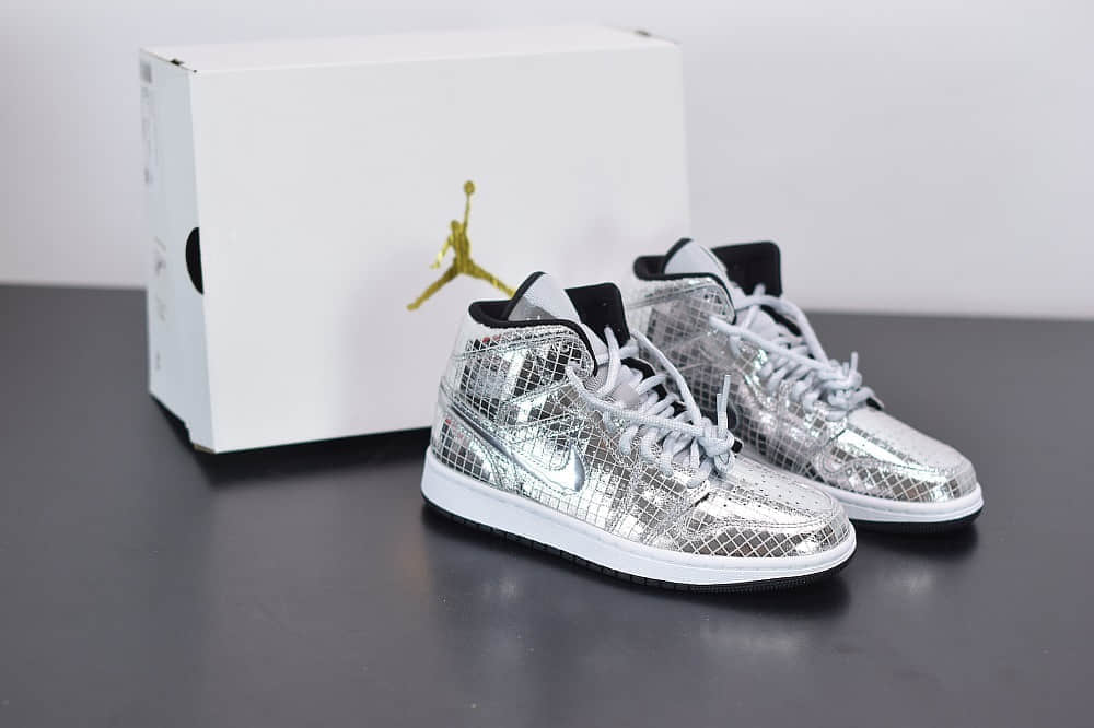乔丹AIR JORDAN 1 RETRO HIGH OG AJ1闪耀的灯球中帮休闲篮球鞋纯原版本  货号：CU9304-001