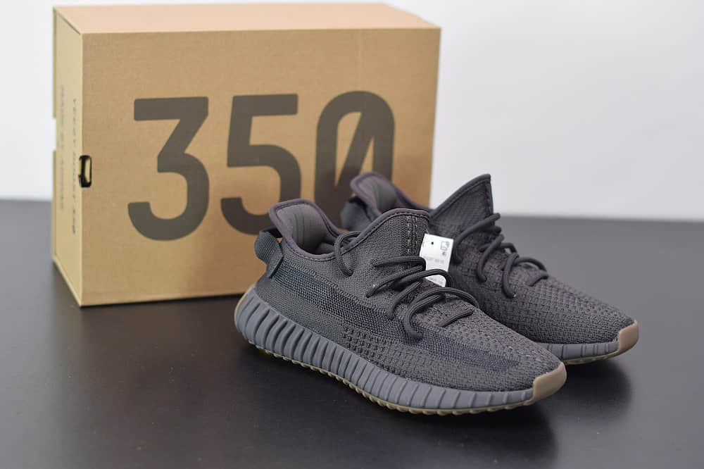 阿迪达斯AadidasYeezy Boost 350V2黑生胶天使休闲慢跑鞋纯原版本 货号：FY2903