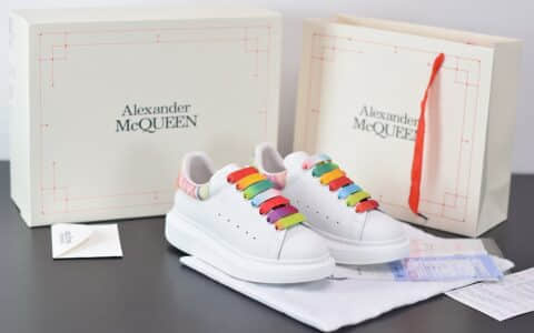 麦昆Alexander McQueen 2020早春款荧光七色系列渐变色尾小白松糕鞋纯原版本