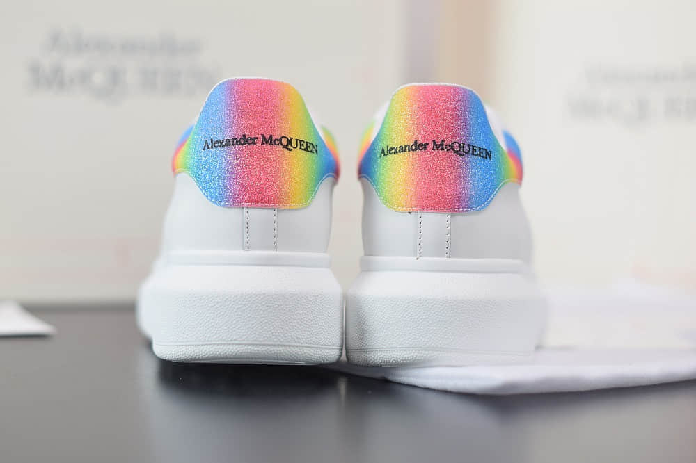麦昆Alexander McQueen 2020早春款荧光七色系列彩虹色尾小白松糕鞋纯原版本
