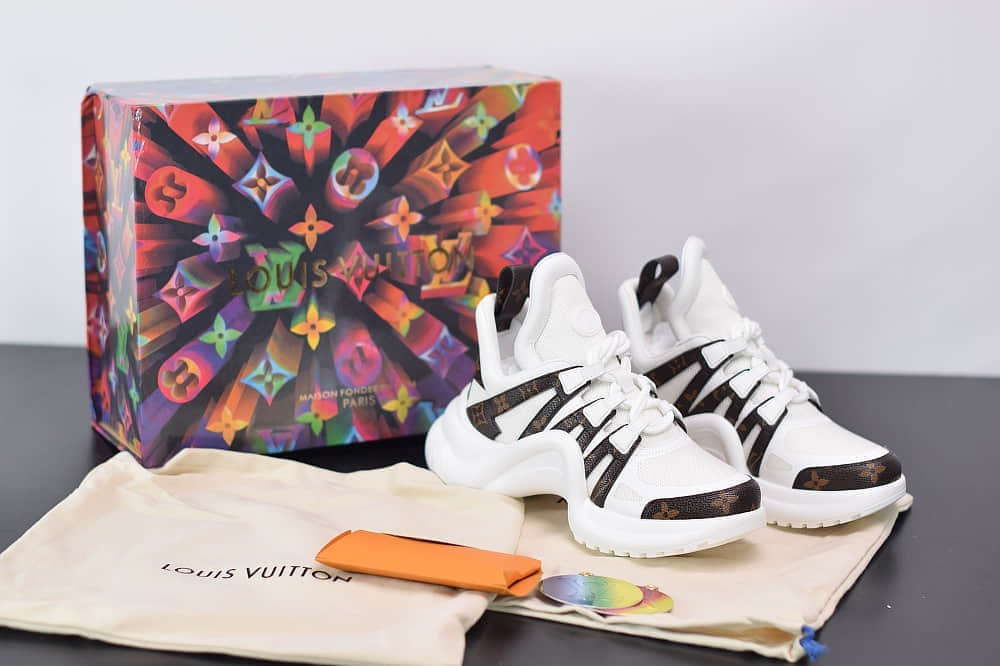 路易威登Louis Vuitton Archlight Sneakers LV白色复古运动鞋纯原版本 货号：1A43KV