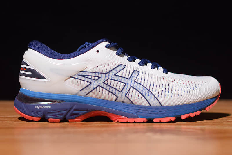 亚瑟士ASICS GEL-KAYANO25蓝白跑鞋李治廷同款系列纯原版本 货号：1011A019-100