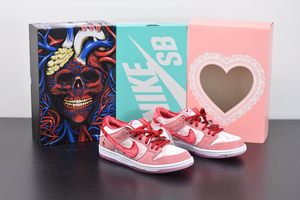 耐克Nike SB Dunk Low x StrangeLove情人节限定低帮粉色板鞋纯原版本 货号：CT2552-800