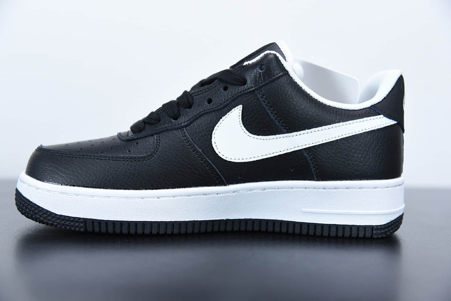 耐克NIKE Air Force 1 Low 空军一号经典款全黑白低帮休闲板鞋纯原版本 货号：DC2300-001