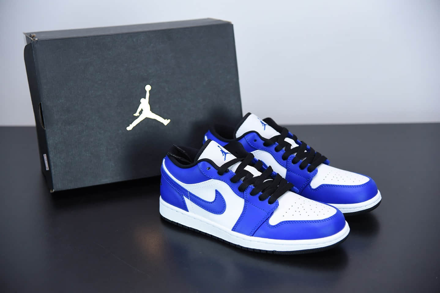 乔丹Air Jordan 1 Low “Game Royal”低帮白蓝小闪电板鞋纯原版本 货号：553558-124