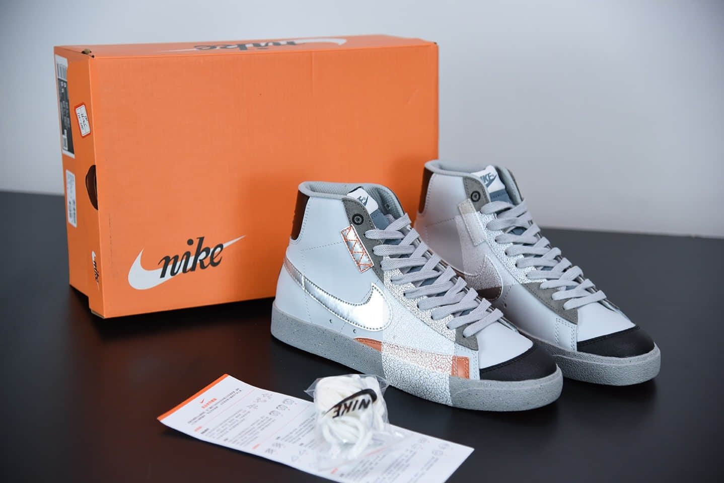 耐克Nike Blazer Mid '1977 Vintage “今朝明朝” 经典开拓者高帮百搭休闲运动板鞋纯原版本 货号：DC9170-001