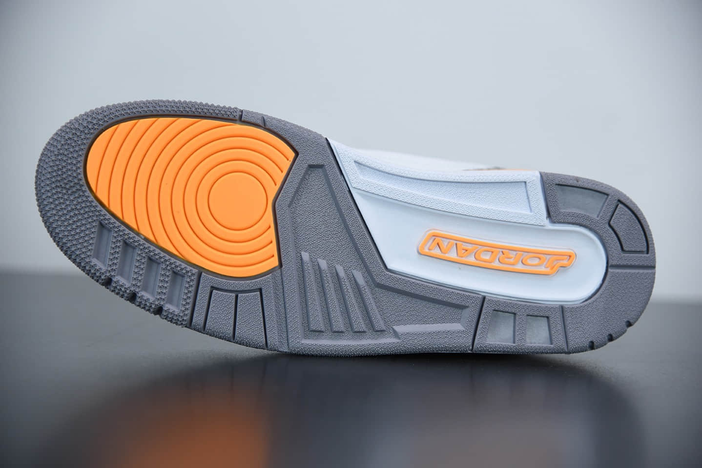 乔丹Air Jordan 3 “Laser Orange”爆裂纹湖人配色篮球鞋纯原版本 货号：CK9246-108