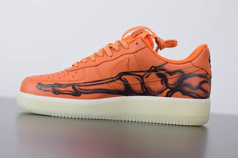 耐克Nike Air Force 1'07 Skeleton QS万圣节橙黑夜光骨骼低帮板鞋纯原版本 货号：CU8067-800