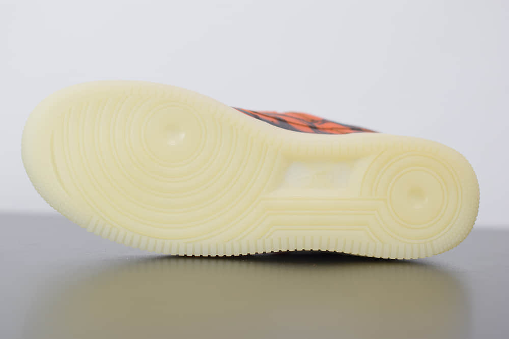 耐克Nike Air Force 1'07 Skeleton QS万圣节橙黑夜光骨骼低帮板鞋纯原版本 货号：CU8067-800