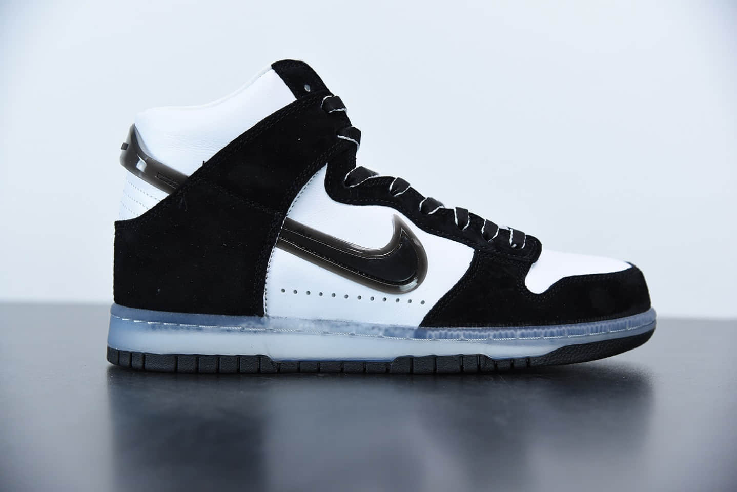 耐克Slam Jam x Nike Dunk High 黑白联名系列全头层皮高帮休闲滑板鞋纯原版本 货号：DA1639-101