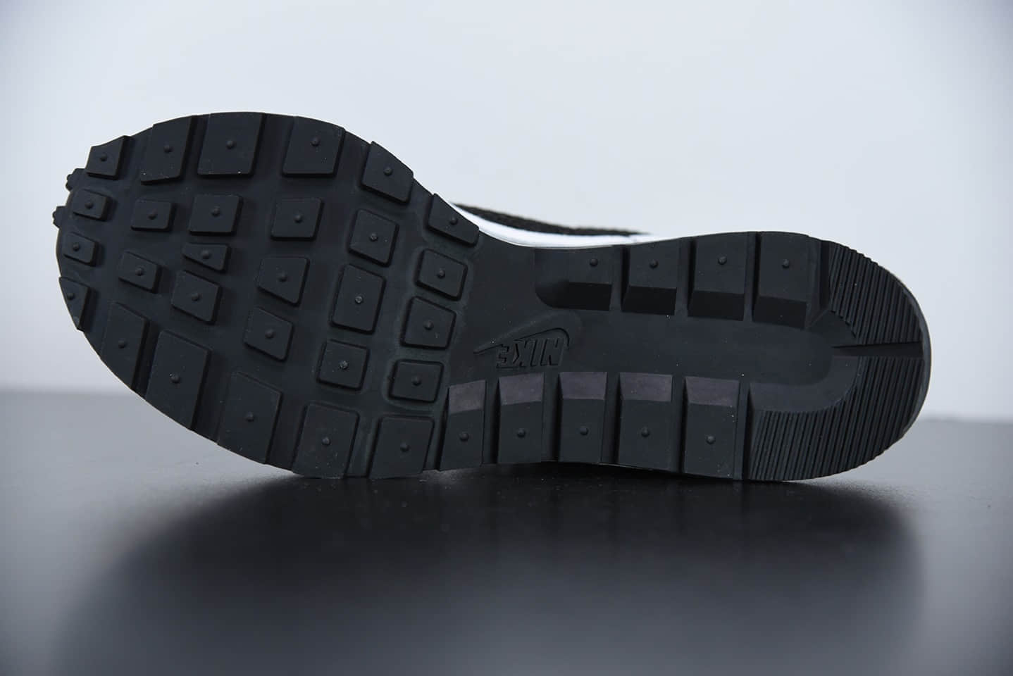 耐克Sacai X NIKe regasus vaporrly SP黑白混合马拉松华夫解构走秀款纯原版本 货号：CV1363-001