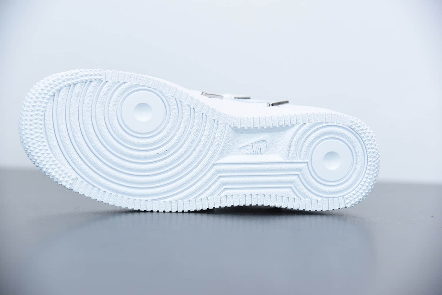 耐克Nike Air Force 1'07 Low All White 空军一号“联名小银勾”低帮休闲板鞋纯原版本货号：CT1990-100