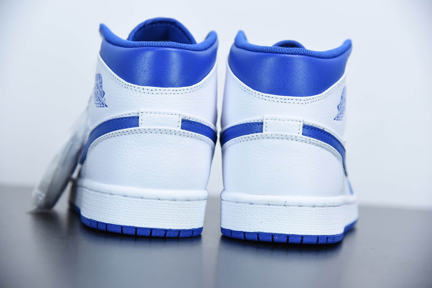 乔丹Air Jordan 1 Mid “Hyper Royal”小白蓝中帮篮球鞋纯原版本 货号： 554724-114