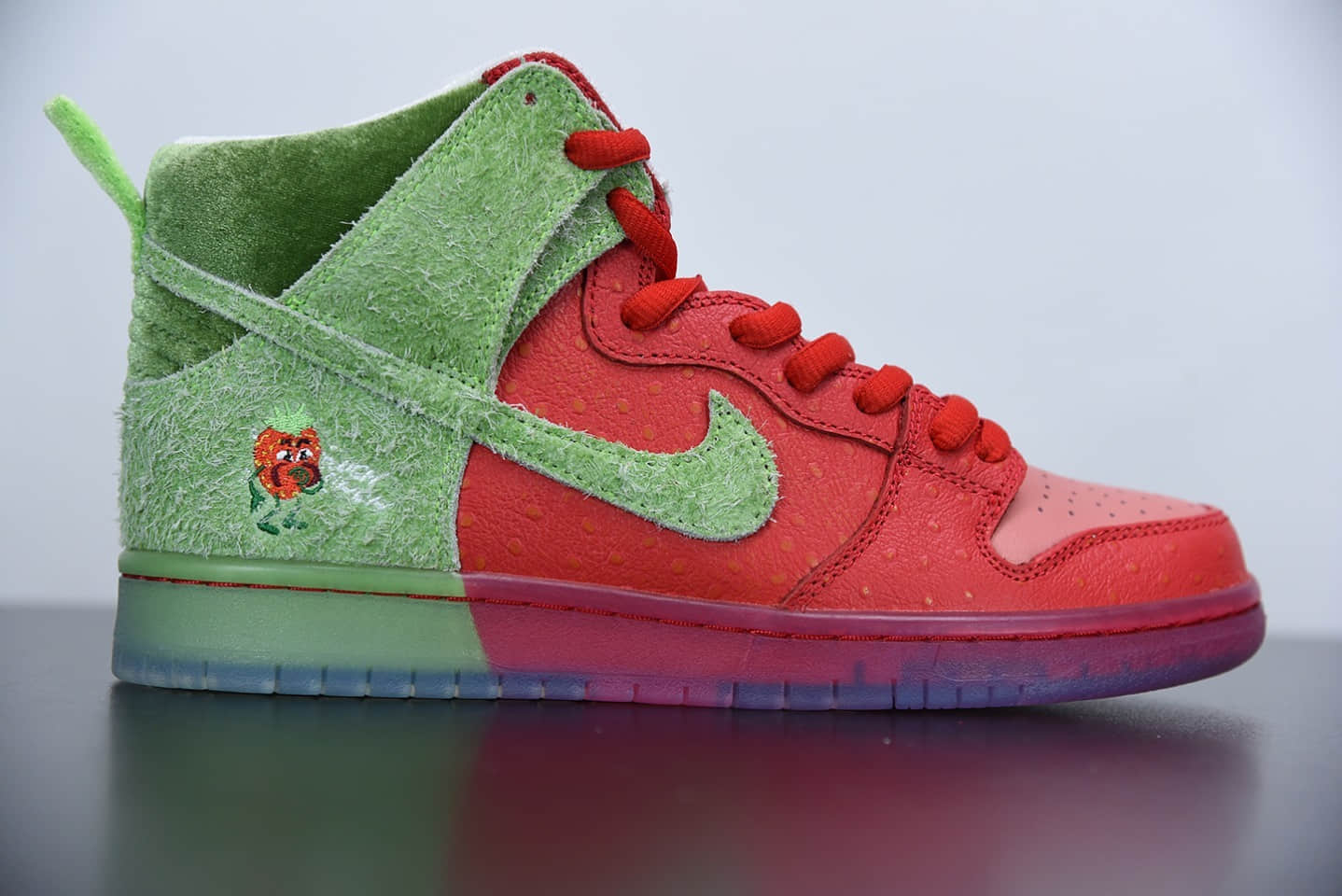 耐克Nike SB Dunk high“strawberry cough”咳嗽草莓高帮休闲板鞋纯原版本 货号：CW7093-600