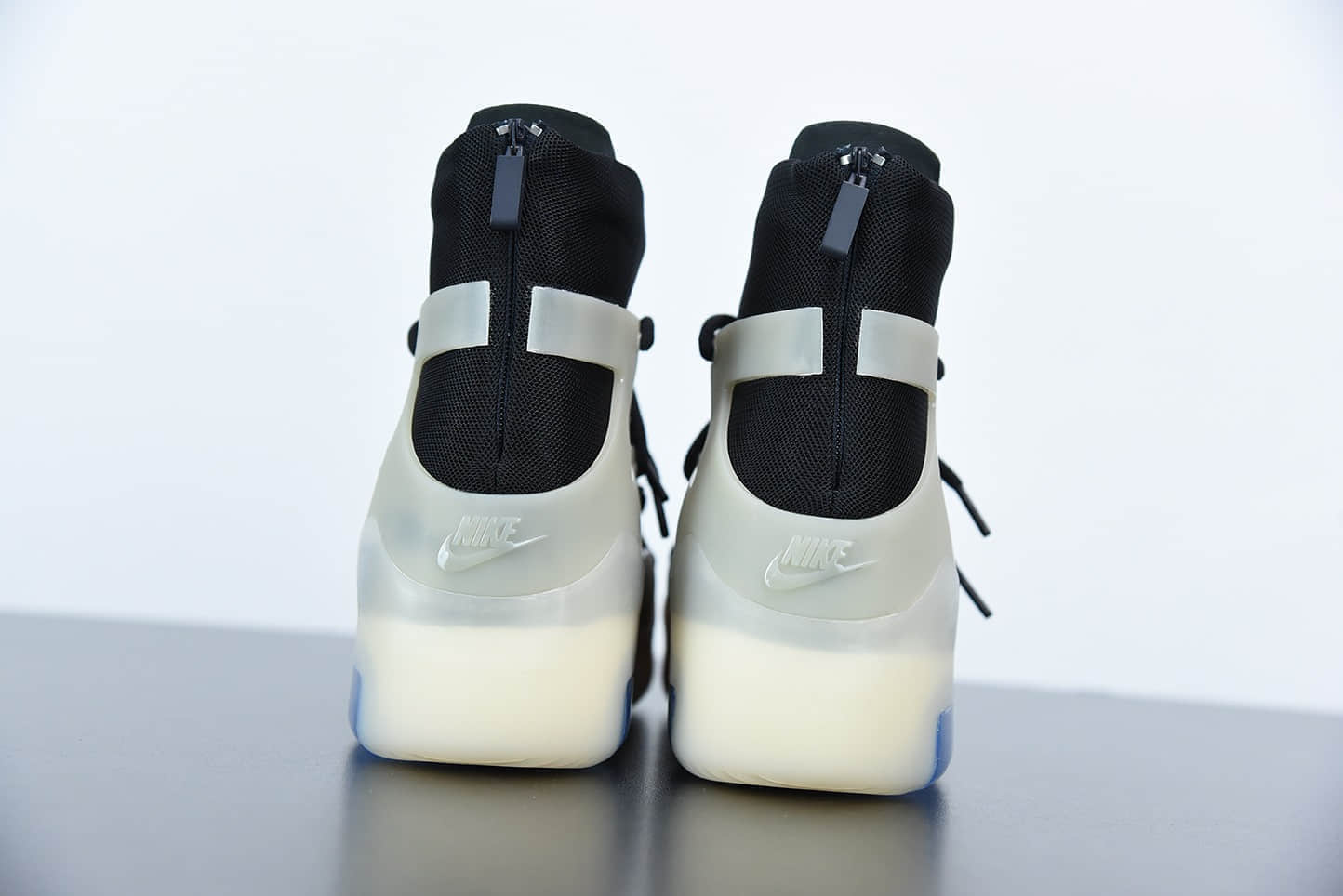 耐克Nike Air Fear of God 1 黑白灰联名高街敬畏上帝高帮球鞋纯原版本 货号：AR4237-902