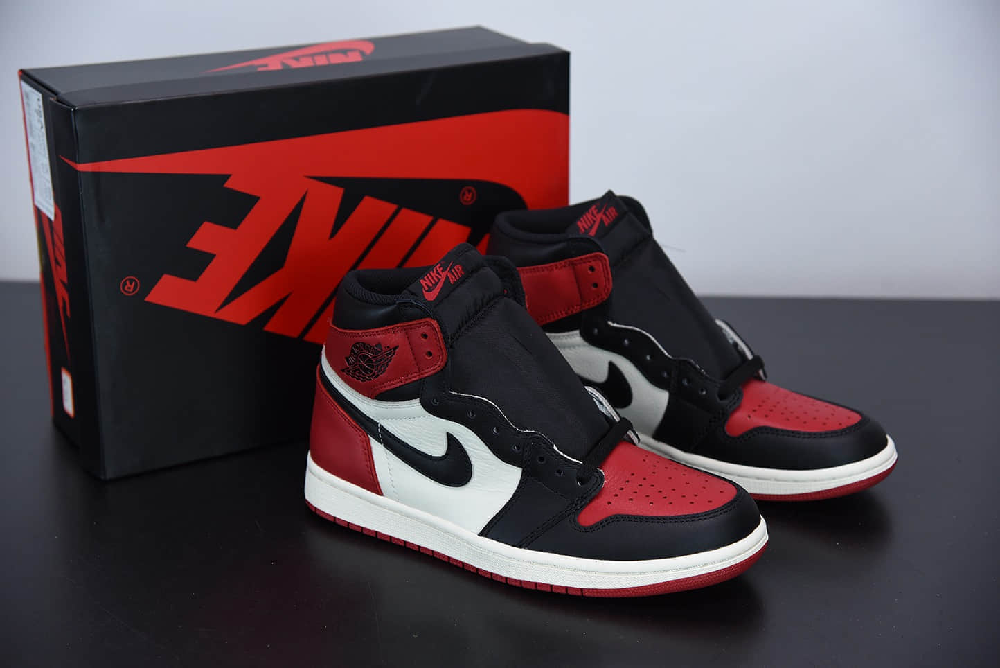 乔丹AIR JORDAN Retro High OG “Bred Toe” 黑红脚趾高帮文化篮球鞋纯原版本 货号：555088-610