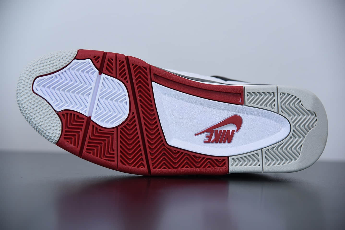 乔丹 Air Jordan 4 Retro OGFire Red火焰红中帮复古休闲运动文化篮球鞋纯原版本 货号：DC7770-160