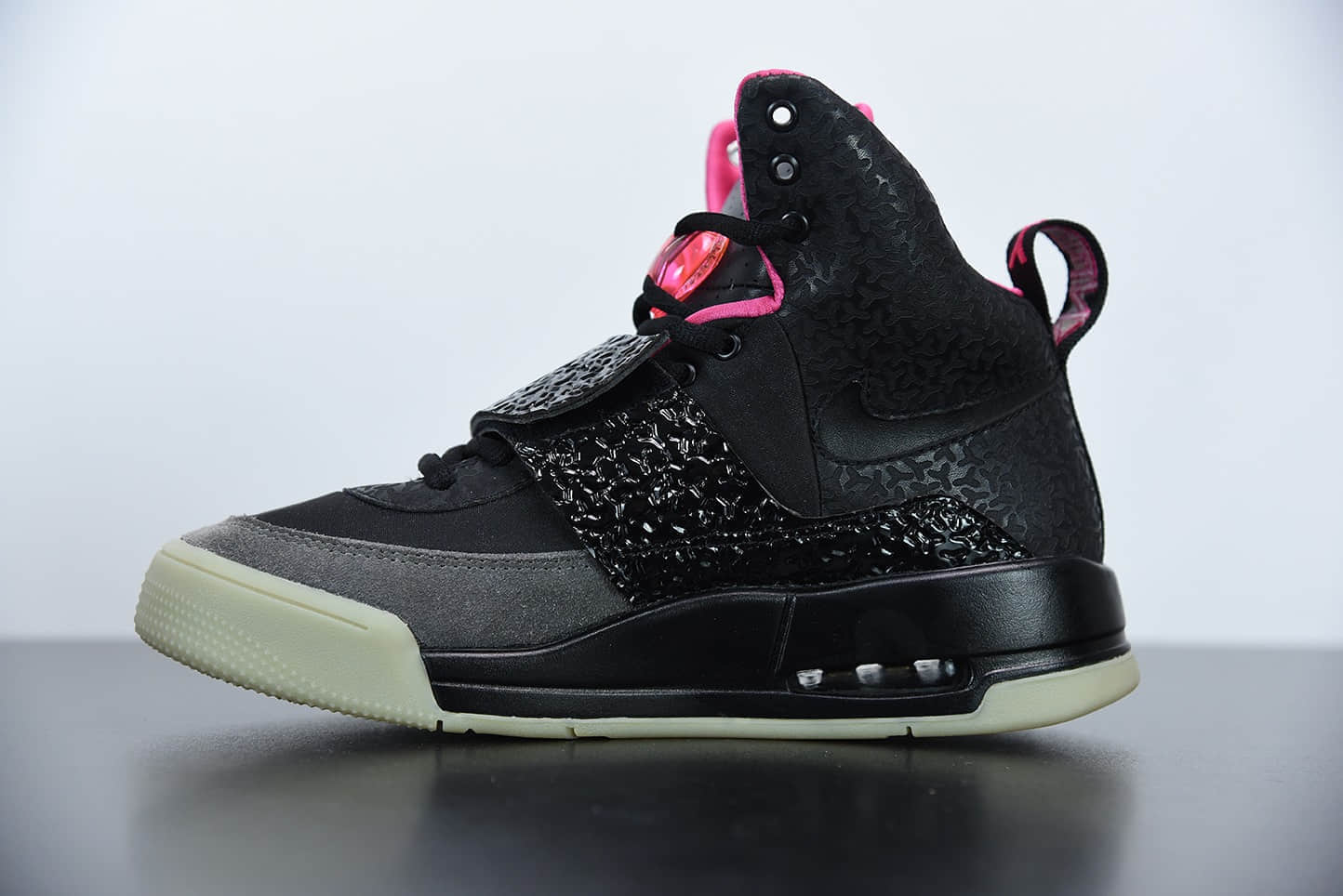 耐克Nike Air Yeezy 1Blink黑粉高街潮流篮球鞋纯原版本 货号：366164-003