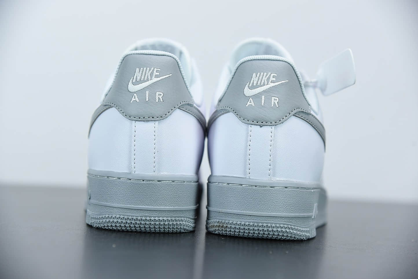 耐克Air Force 1 Low 白灰色空军一号低帮休闲板鞋纯原版本 货号：CK7663-104