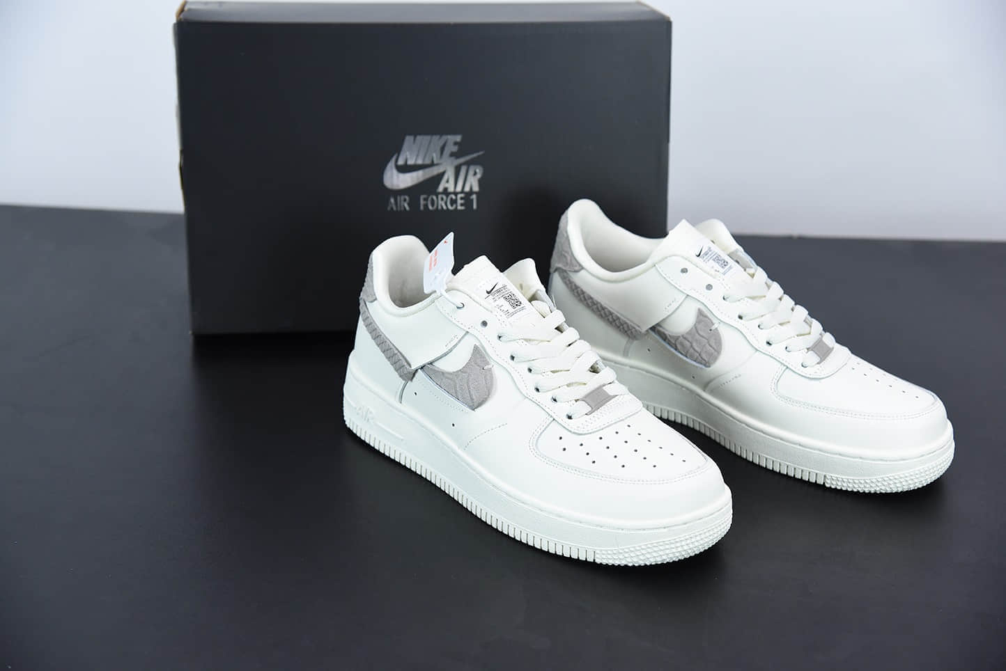 耐克Nike Air Force 1 '07 Lxx LT 鸳鸯断勾空军一号经典低帮百搭休闲运动板鞋纯原版本 货号：DH3869-001