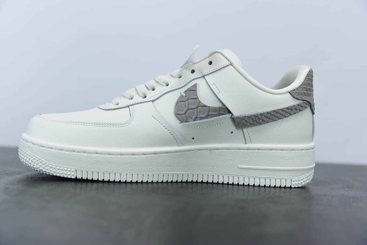 耐克Nike Air Force 1 '07 Lxx LT 鸳鸯断勾空军一号经典低帮百搭休闲运动板鞋纯原版本 货号：DH3869-001