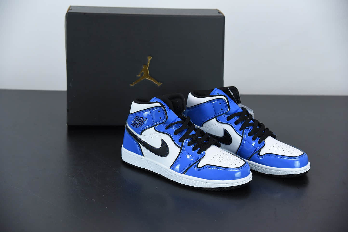 乔丹Air Jordan 1 Mid SE “Signal Blue”二次元小闪电中帮文化篮球鞋纯原版本 货号：DD6834-402