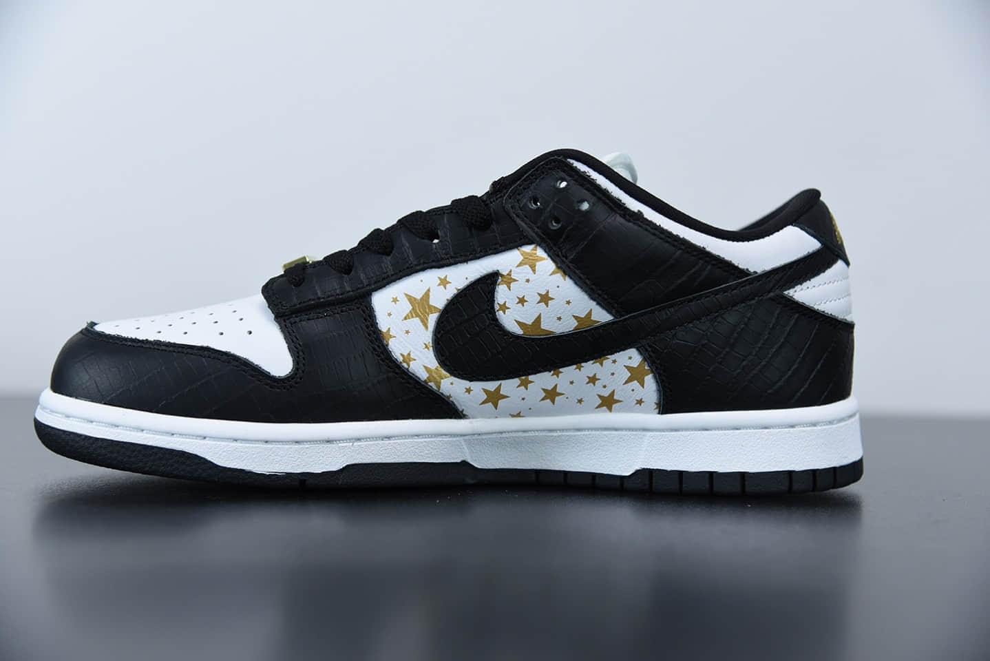 耐克Supreme x Nk SB Dunk Low黑色星星联名款休闲运动滑板鞋纯原版本 货号：DH3228-102