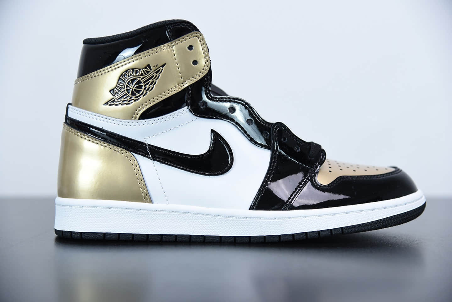 乔丹Air Jordan 1Gold Top 3”黑金鸳鸯高帮板鞋纯原版本 货号：861428-001