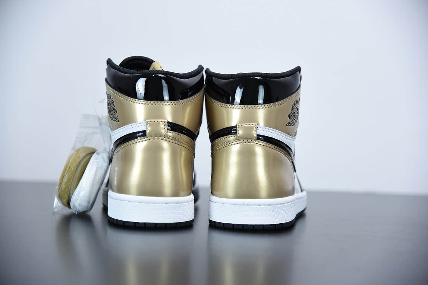 乔丹Air Jordan 1Gold Top 3”黑金鸳鸯高帮板鞋纯原版本 货号：861428-001