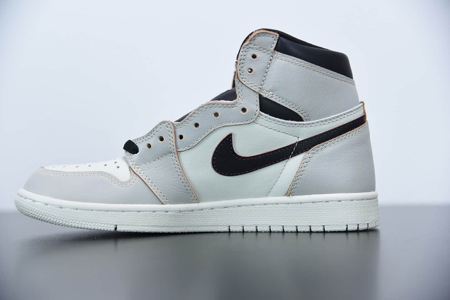 乔丹Air Jordan 1 x Nike Sb High OG Light Bone白黑刮刮乐篮球鞋纯原版本 货号：CD6578-006