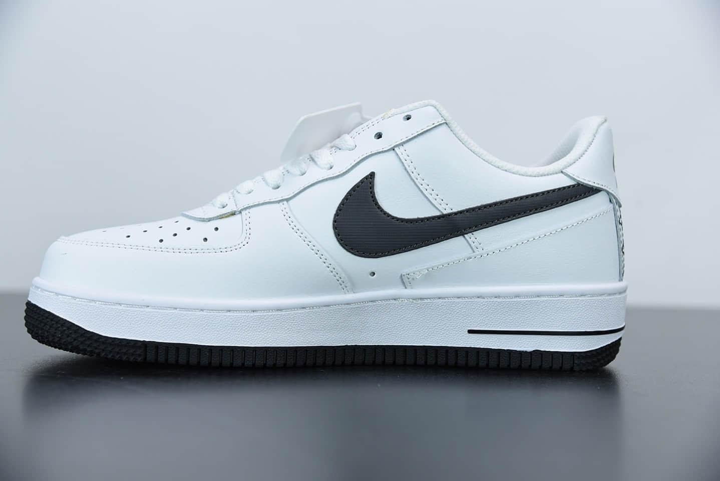 耐克Nike Air Force 1’07Summit White后跟线条几何涂鸦空军一号经典低帮百搭休闲运动板鞋纯原版本 货号：DD7113-100