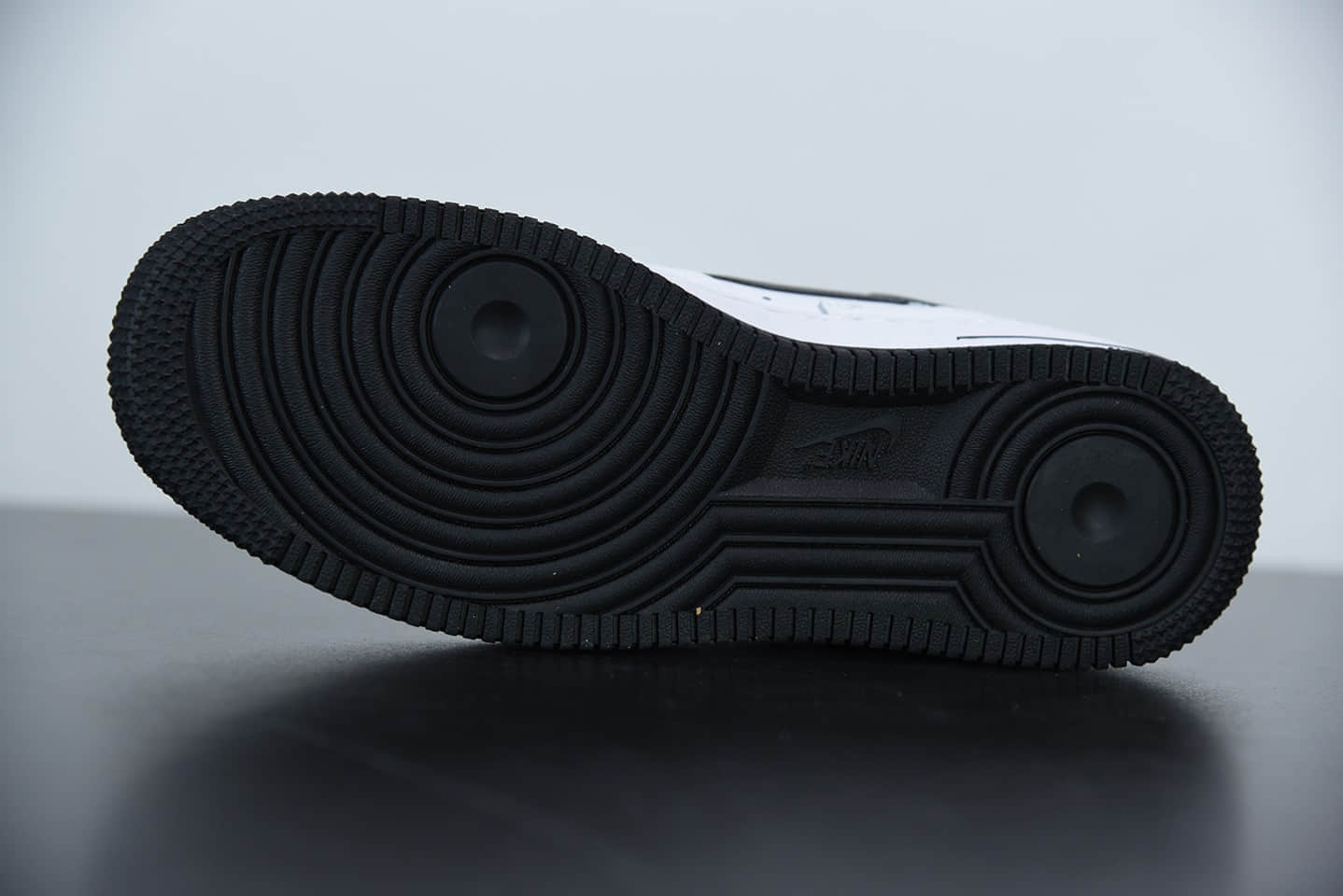 耐克Nike Air Force 1’07Summit White后跟线条几何涂鸦空军一号经典低帮百搭休闲运动板鞋纯原版本 货号：DD7113-100