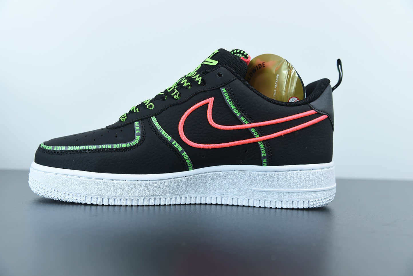 耐克Nike Air Force 1'07 Low “World Wide”空军一号黑绿粉色字母弹幕花纹刺绣钩子低帮板鞋纯原版本 货号：CK7213-001