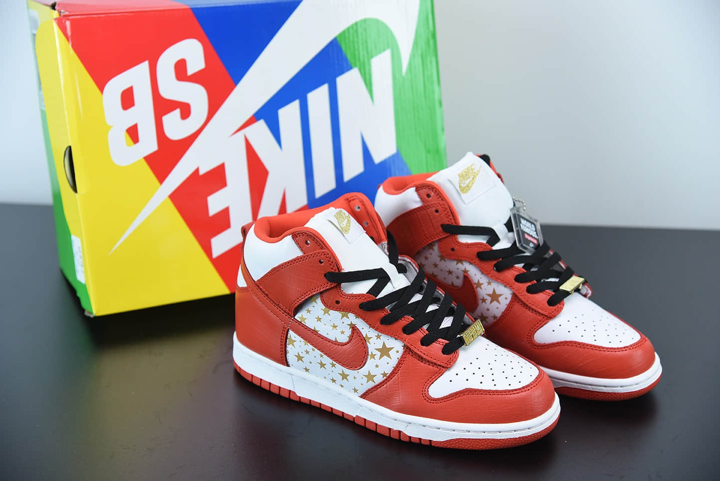 耐克Nike SB Dunk High ×Suprme联名红色满天星高帮时尚休闲板鞋纯原版本 货号：307385-161