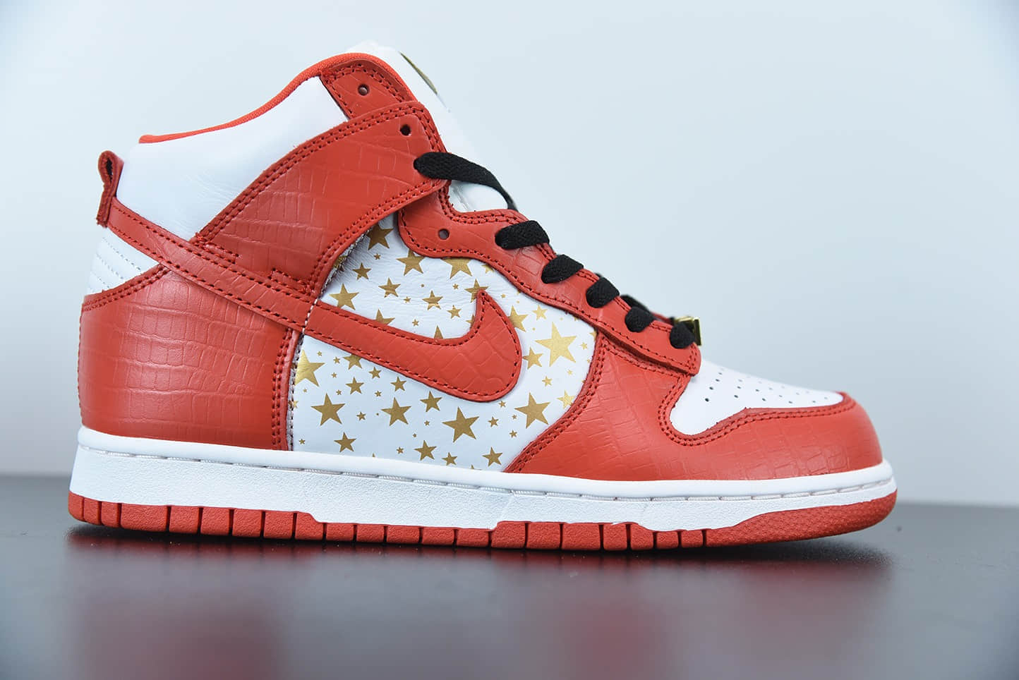 耐克Nike SB Dunk High ×Suprme联名红色满天星高帮时尚休闲板鞋纯原版本 货号：307385-161