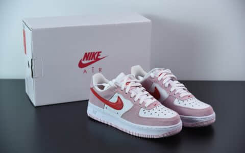 耐克Nike Air Force 1 ‘07 QS 权志龙同款空军一号粉红情人节低帮板鞋纯原版本 货号：DD3384-600