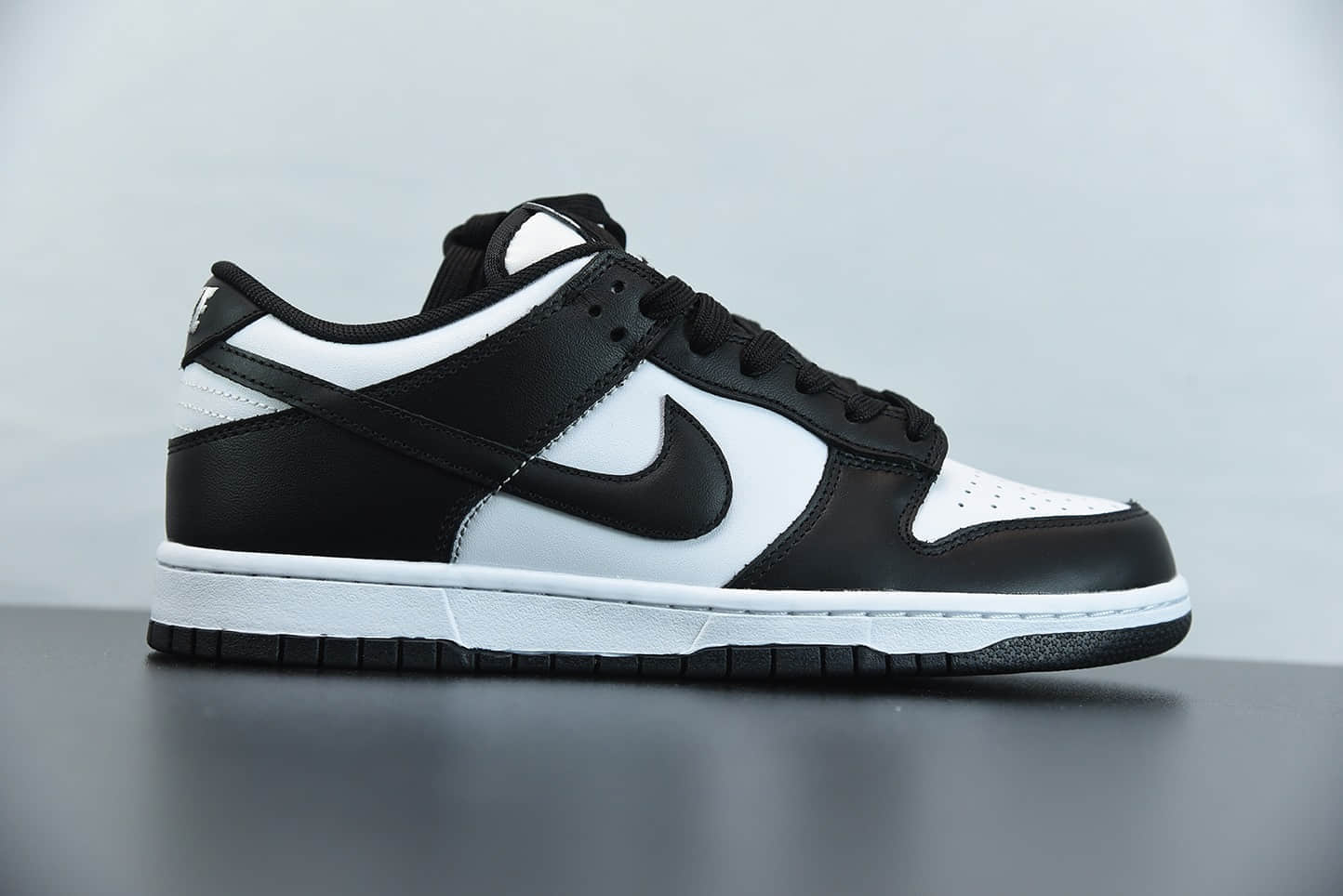 耐克Nike SB Dunk Low RetroWhiteBlack黑白熊猫扣篮系列低帮休闲运动滑板板鞋纯原版本 货号：DD1391-100