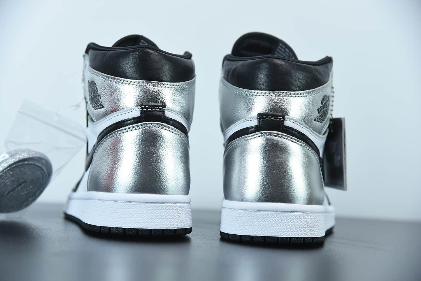 乔丹Air Jordan 1 High OGMetallic Silver小伦纳德黑银脚趾高帮板鞋纯原版本 货号：CD0461-001