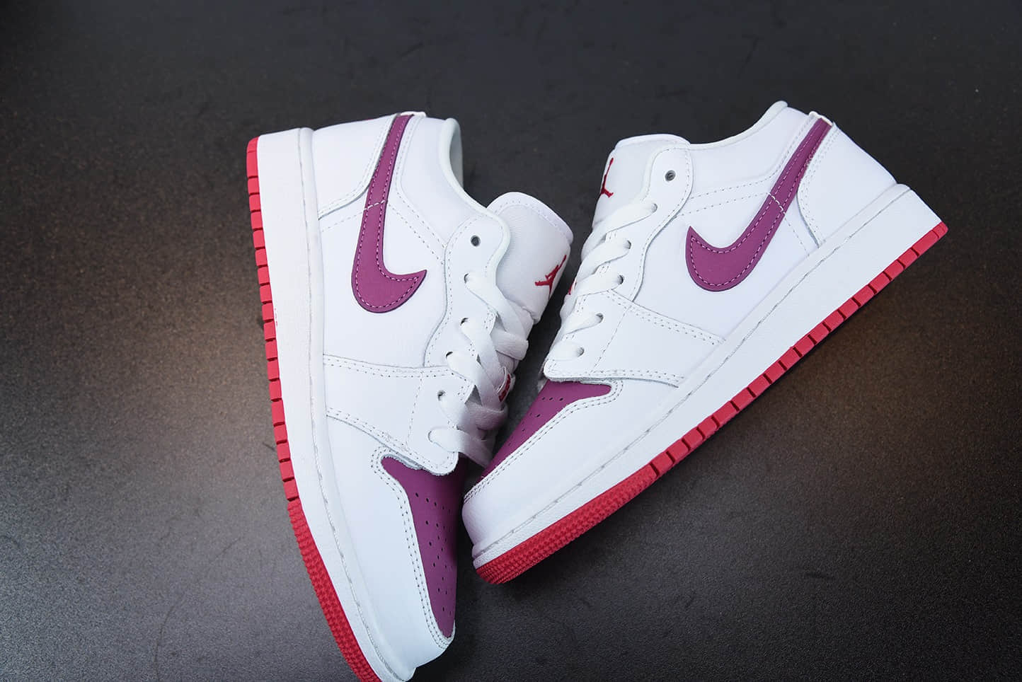 乔丹Air Jordan 1 Low GS AJ1情人节女子白粉紫低帮休闲鞋纯原版本 货号：554723-161