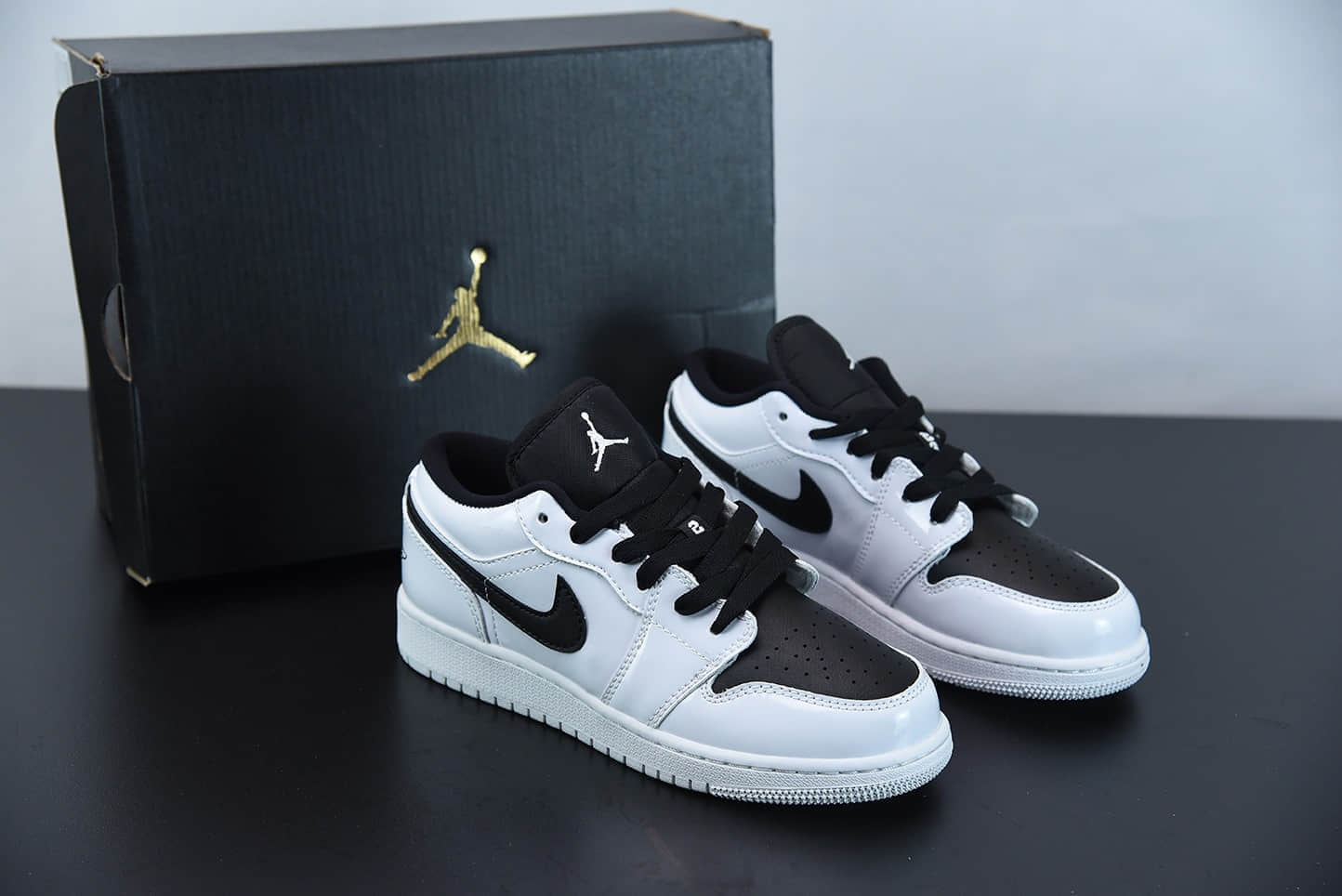 乔丹Air Jordan 1 Low WHITEBLACK 黑白熊猫低帮潮流缓震运动休闲板鞋纯原版本 货号：553560-103