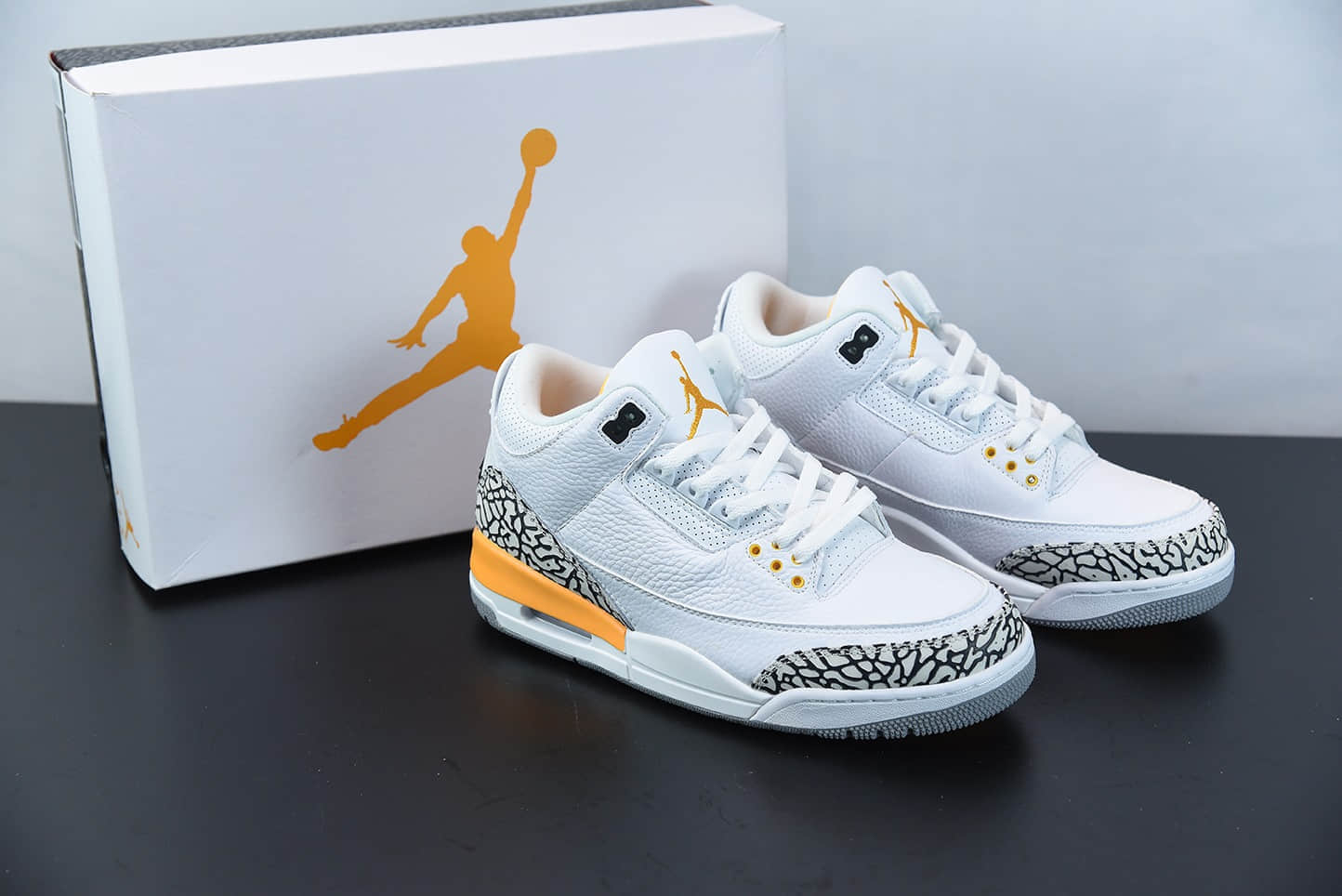 乔丹Air Jordan 3 “Laser Orange”白黄湖人配色中帮复古休闲运动文化篮球鞋纯原版本 货号：CK9246-108