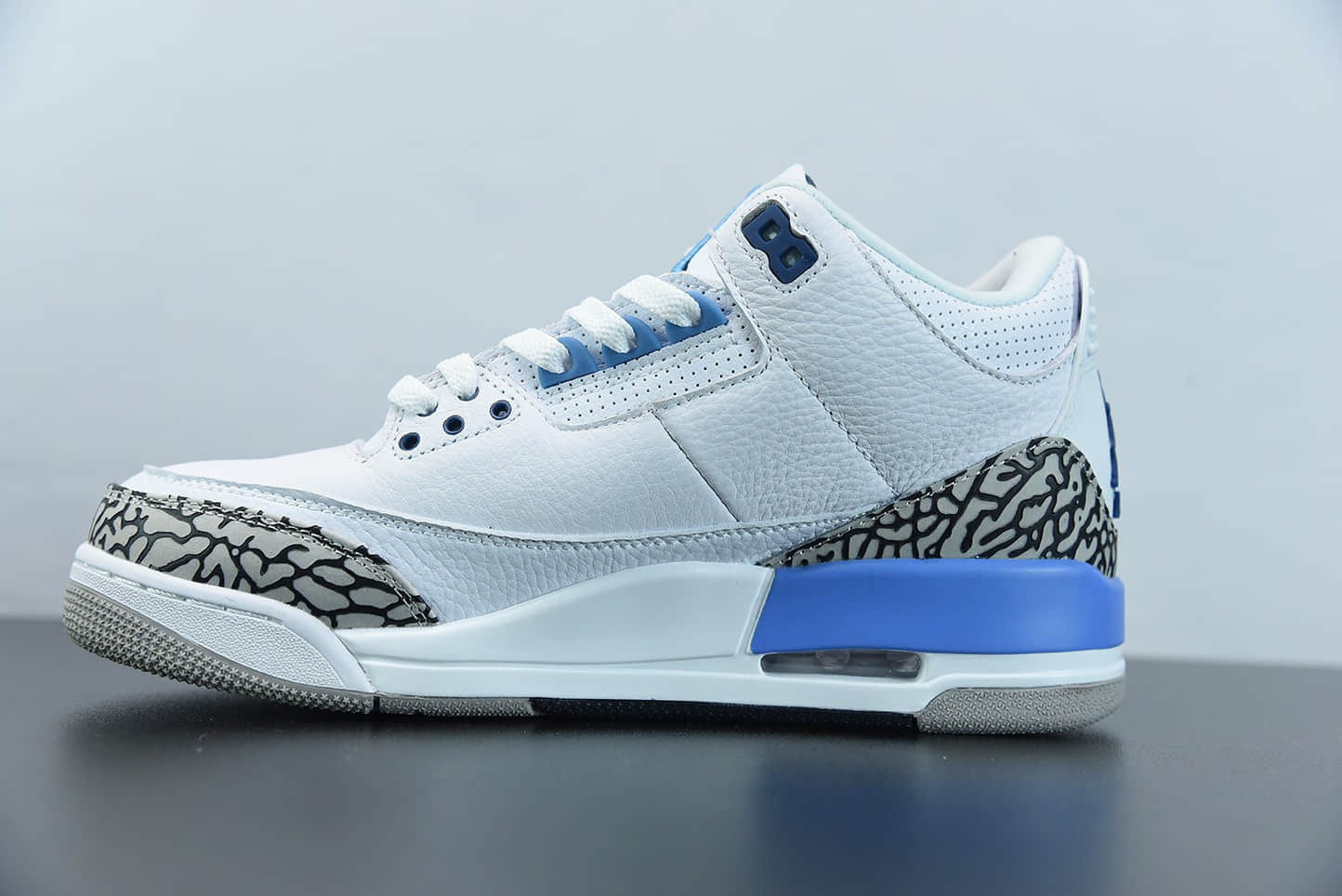 乔丹Air Jordan 3 “UNC” 北卡蓝配色白爆蓝裂纹文化篮球鞋纯原版本 货号：CT8532-104