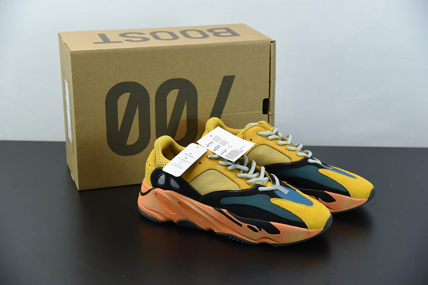 阿迪达斯Adidas Yeezy Boost 700 巴斯夫 “太阳黄”百搭休闲运动复古慢跑鞋纯原版本 货号：GZ6984