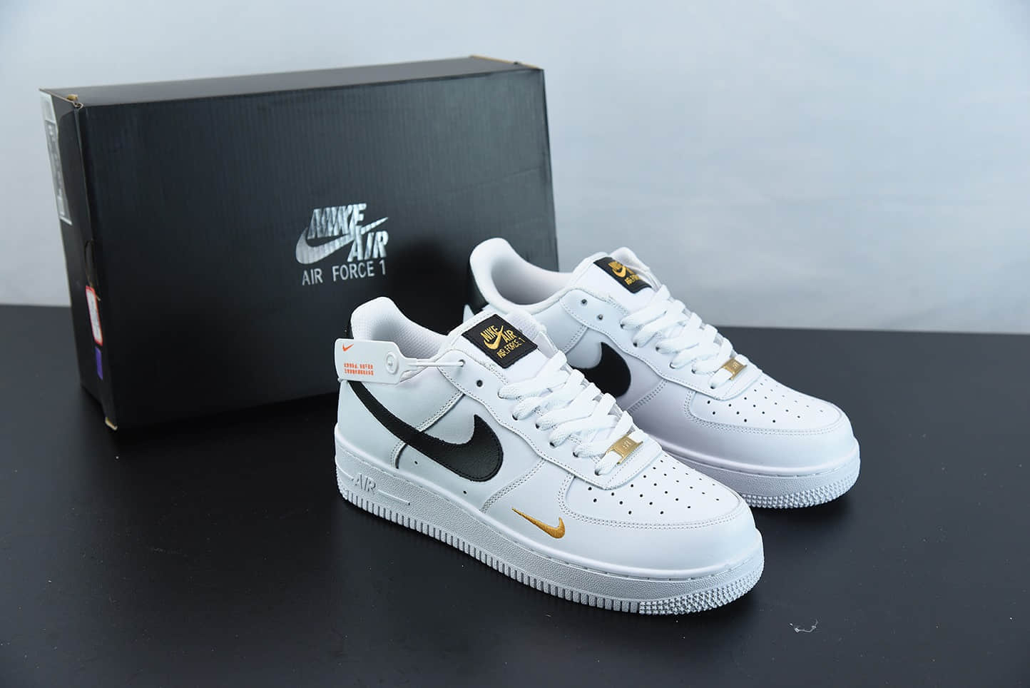 耐克Nike Air Force 1 Low 黑白金配色空军一号低帮休闲板鞋纯原版本 货号：CZ0270-102