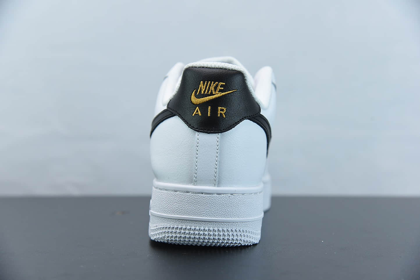 耐克Nike Air Force 1 Low 黑白金配色空军一号低帮休闲板鞋纯原版本 货号：CZ0270-102